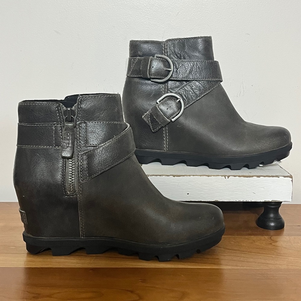 Women's Ankle Wedge Boot with Buckle Straps - Gray - Picture 2 of 7